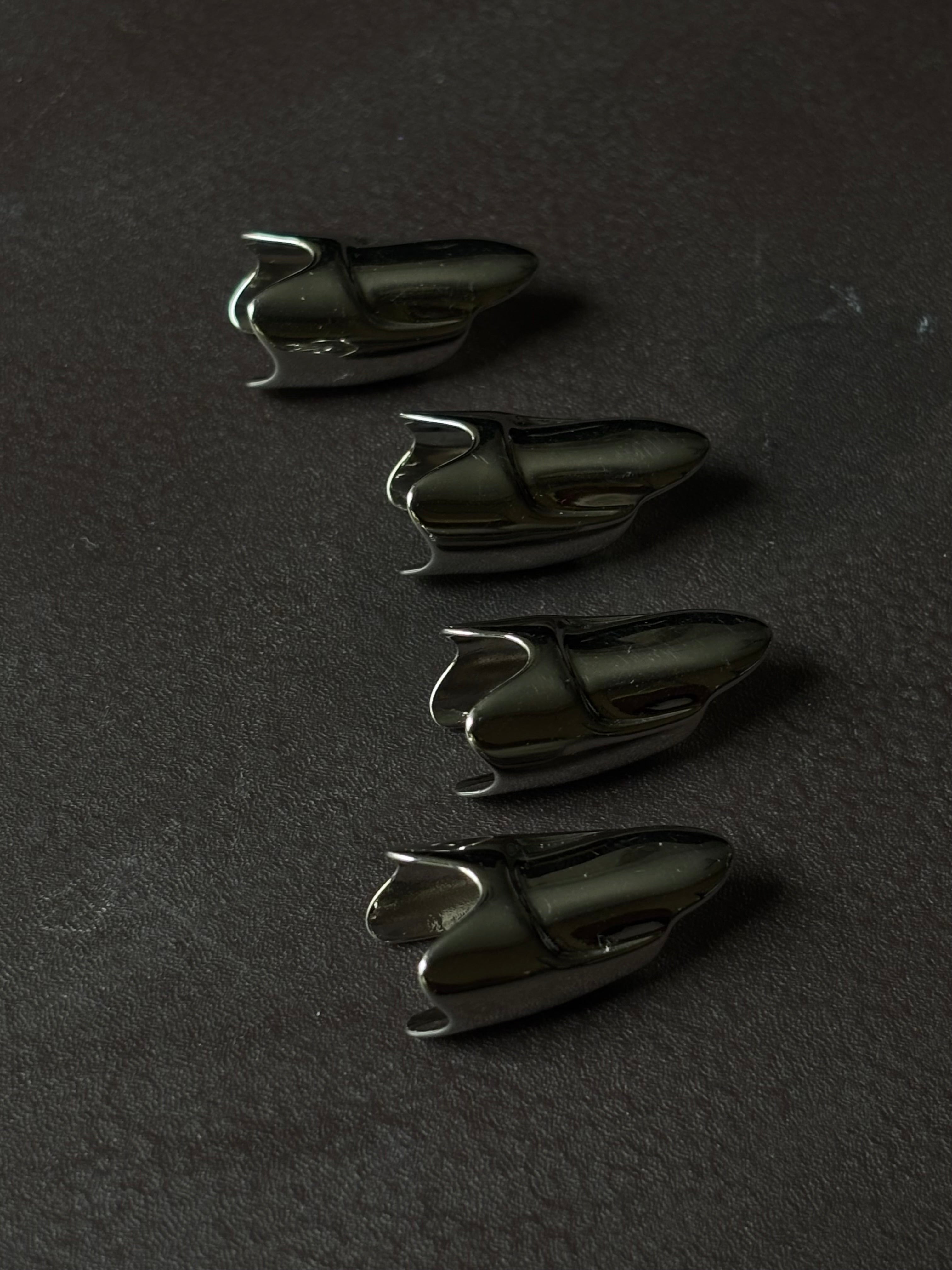 Molten Lava Fingernails