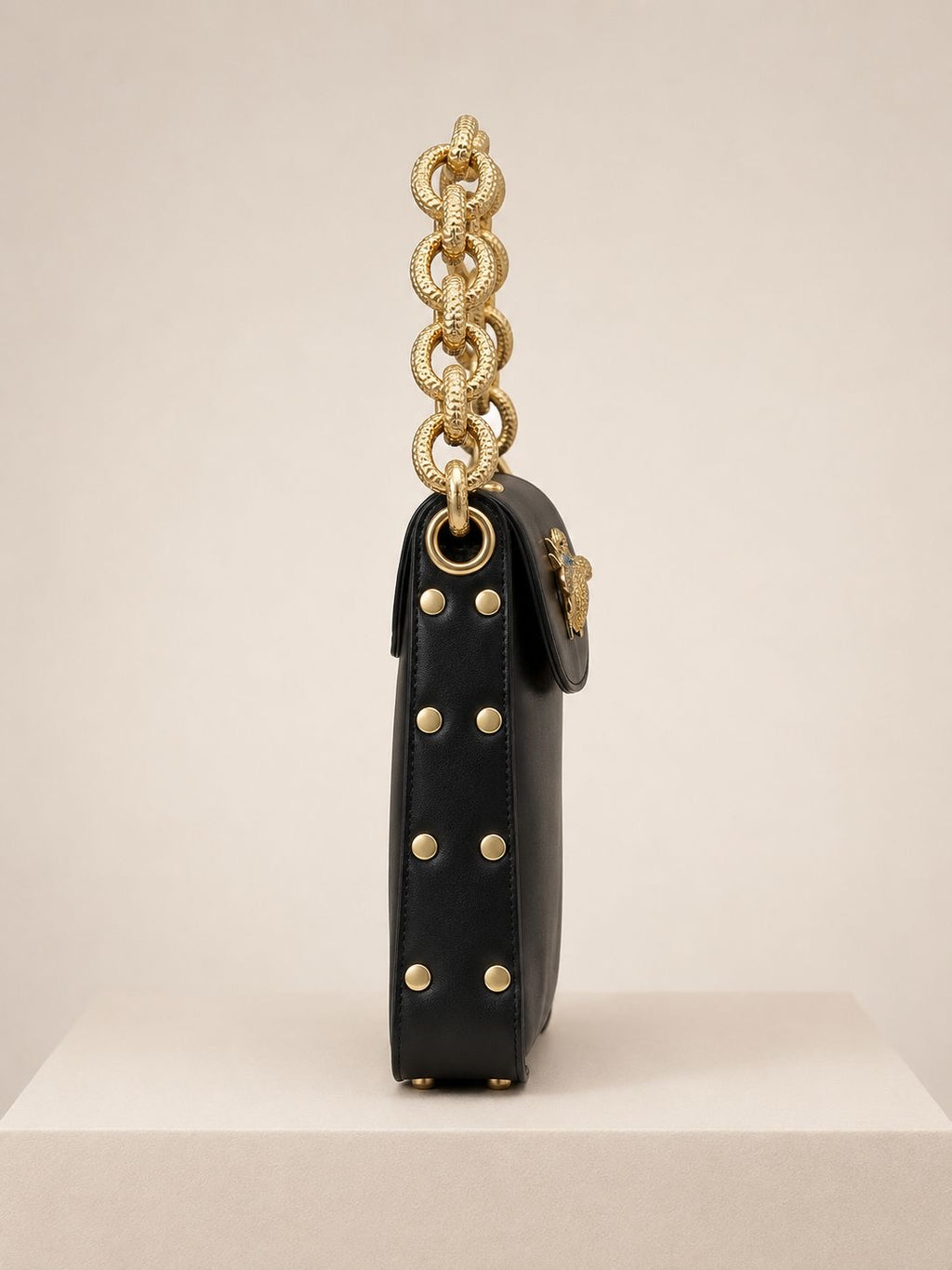 Link Chain Bee Bag- Black with gold chain