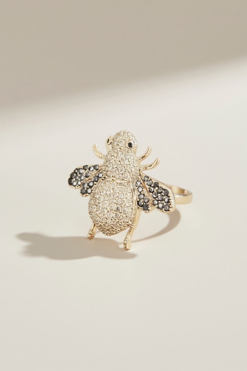 Cosmic bee ring