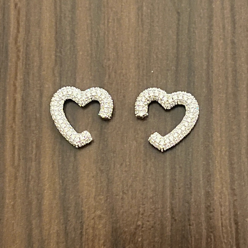 ICED HEART EARCUFF