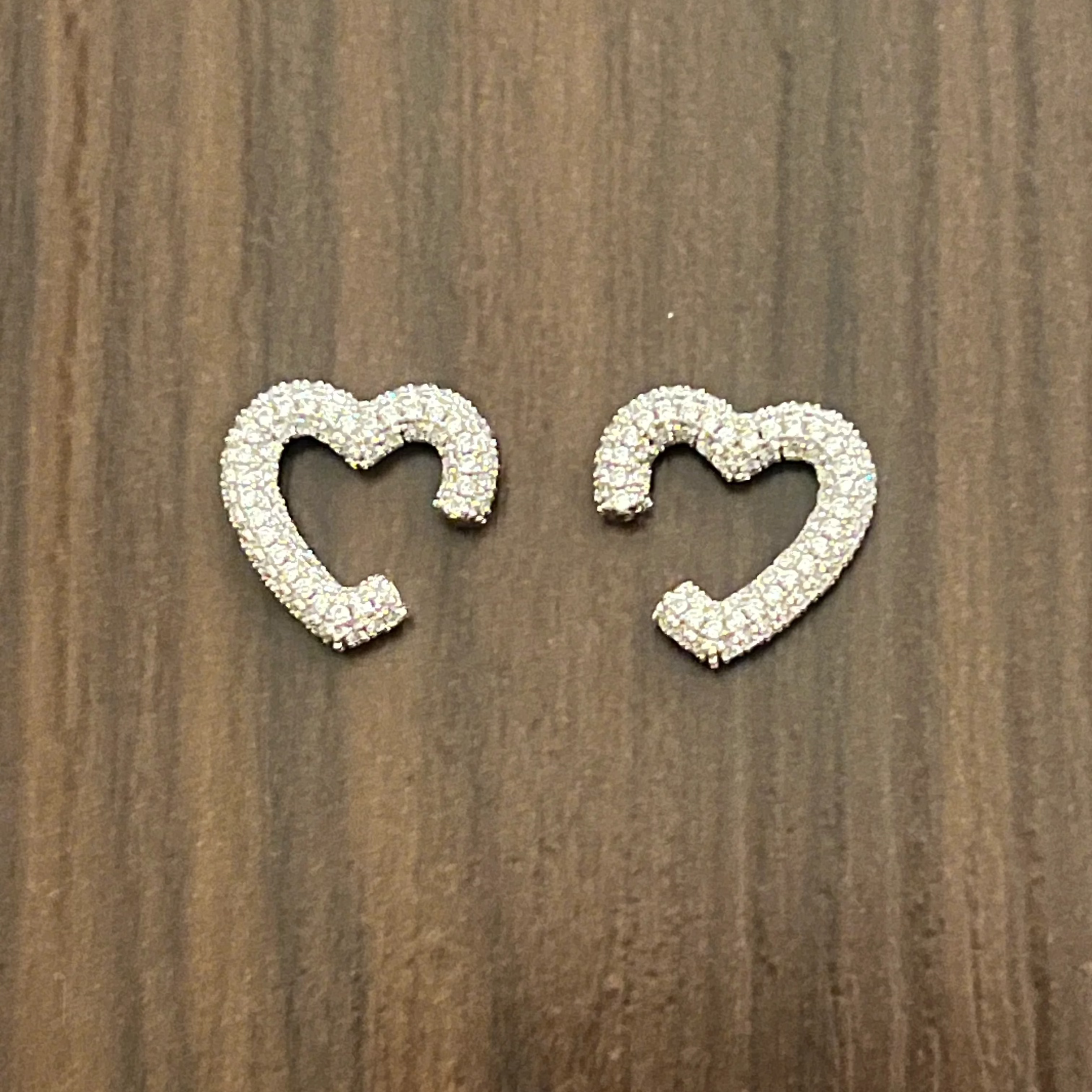 ICED HEART EARCUFF