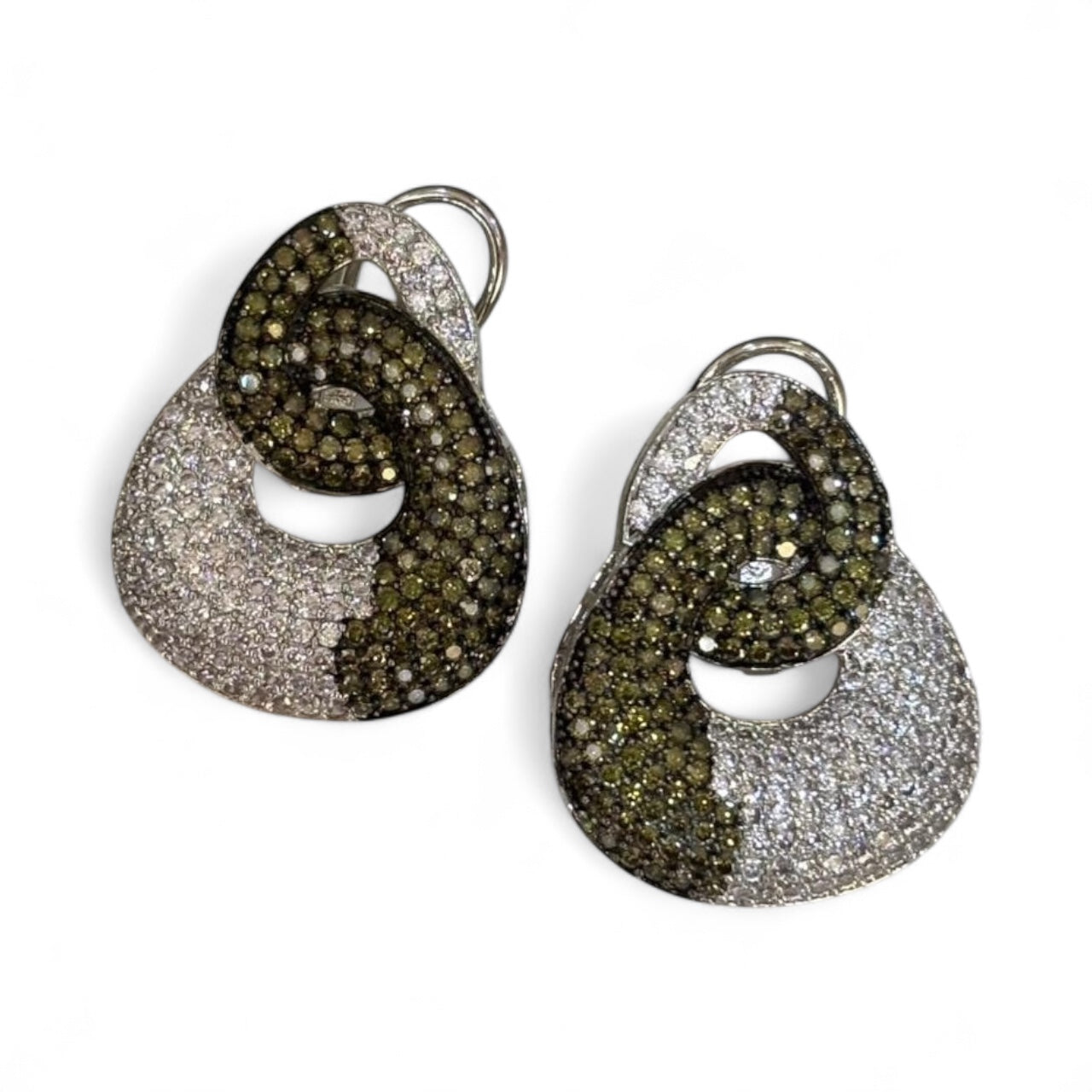 earrings
jewellery shop near me
earring
fashion jewelry
stud earrings
studs