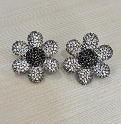 earrings
jewellery shop near me
earring
fashion jewelry
stud earrings
studs