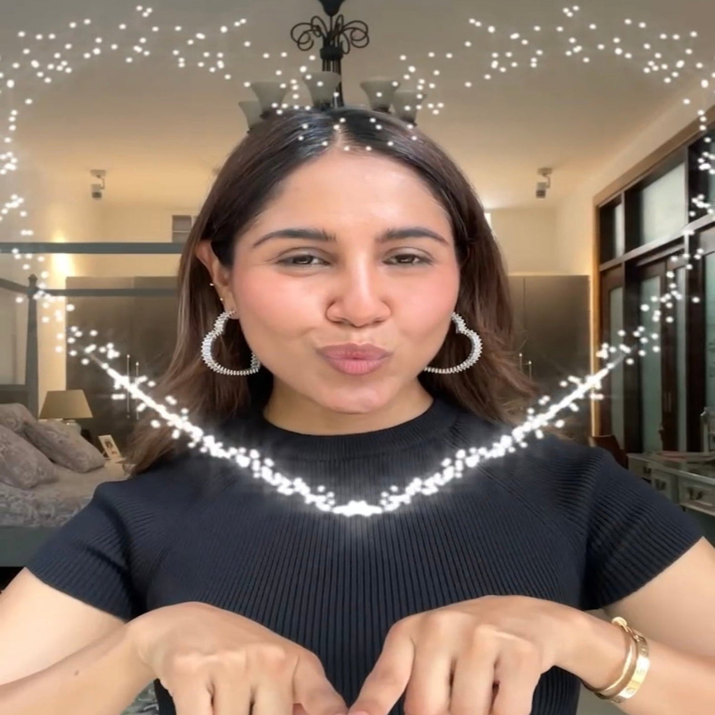 earrings design	
earrings	
jewellery shop near me	
earcuff	
fashion jewelry	
hoops	
hoop earrings	
drop earrings	