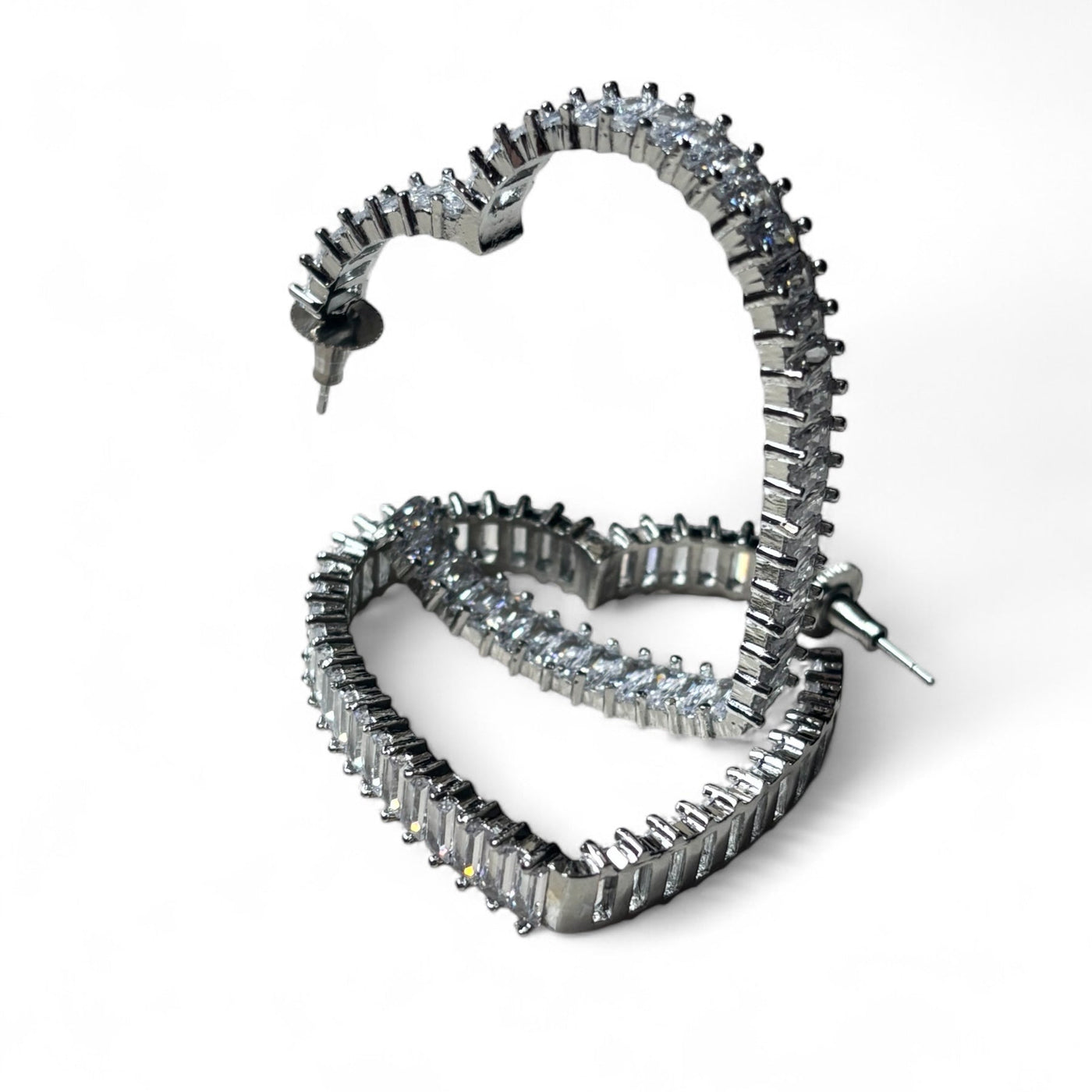 earrings design	
earrings	
jewellery shop near me	
earcuff	
fashion jewelry	
hoops	
hoop earrings	
drop earrings	