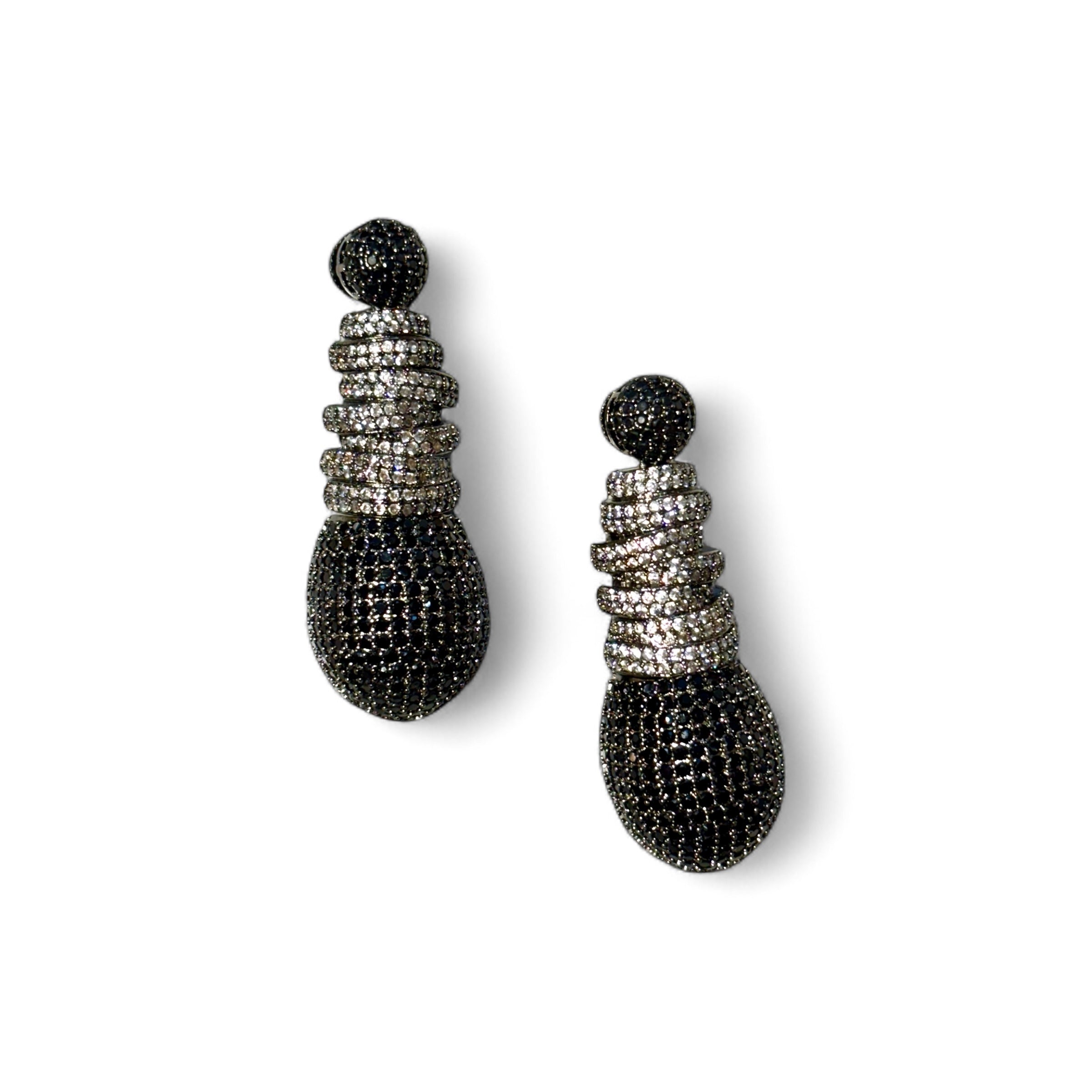 earrings design
earrings
jewellery shop near me
earcuff
fashion jewelry
hoops
stud earrings
studs
drop earrings
hoop earrings