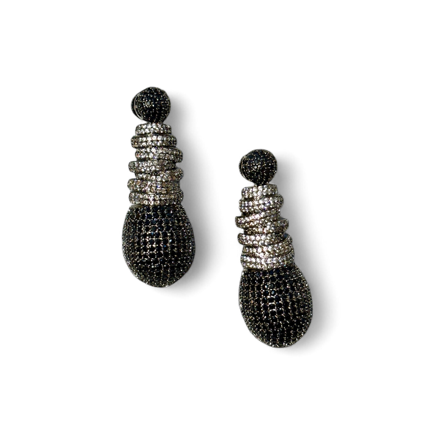 earrings design
earrings
jewellery shop near me
earcuff
fashion jewelry
hoops
stud earrings
studs
drop earrings
hoop earrings