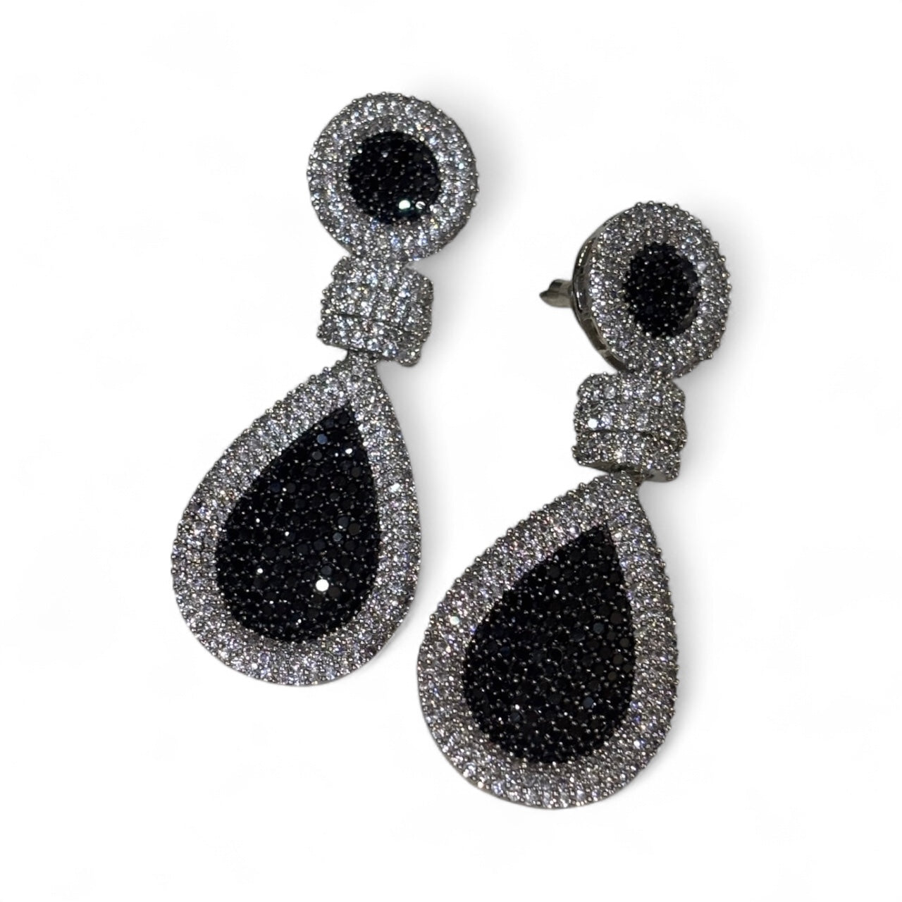 earrings
jewellery shop near me
earring
fashion jewelry
stud earrings
studs
drops