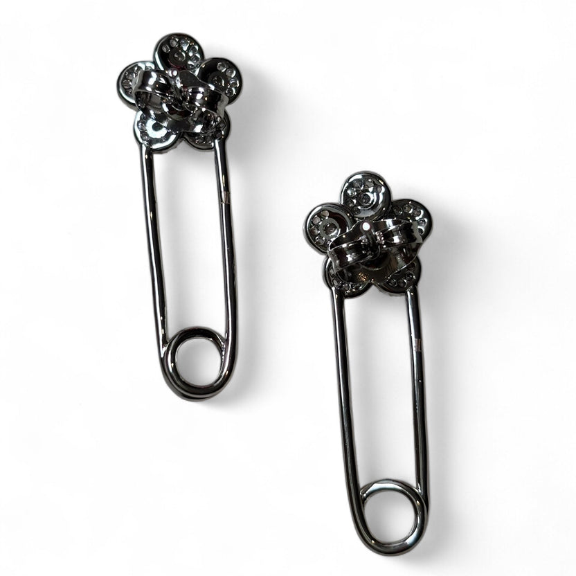 earrings design
earrings
jewellery shop near me
earcuff
fashion jewelry
hoops
stud earrings
studs
drop earrings
hoop earrings