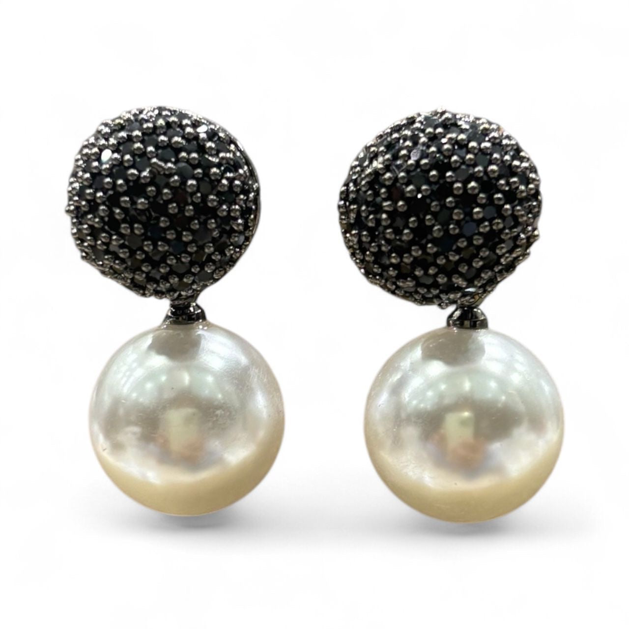 earrings design
earrings
jewellery shop near me
earcuff
fashion jewelry
hoops
stud earrings
studs
drop earrings
hoop earrings