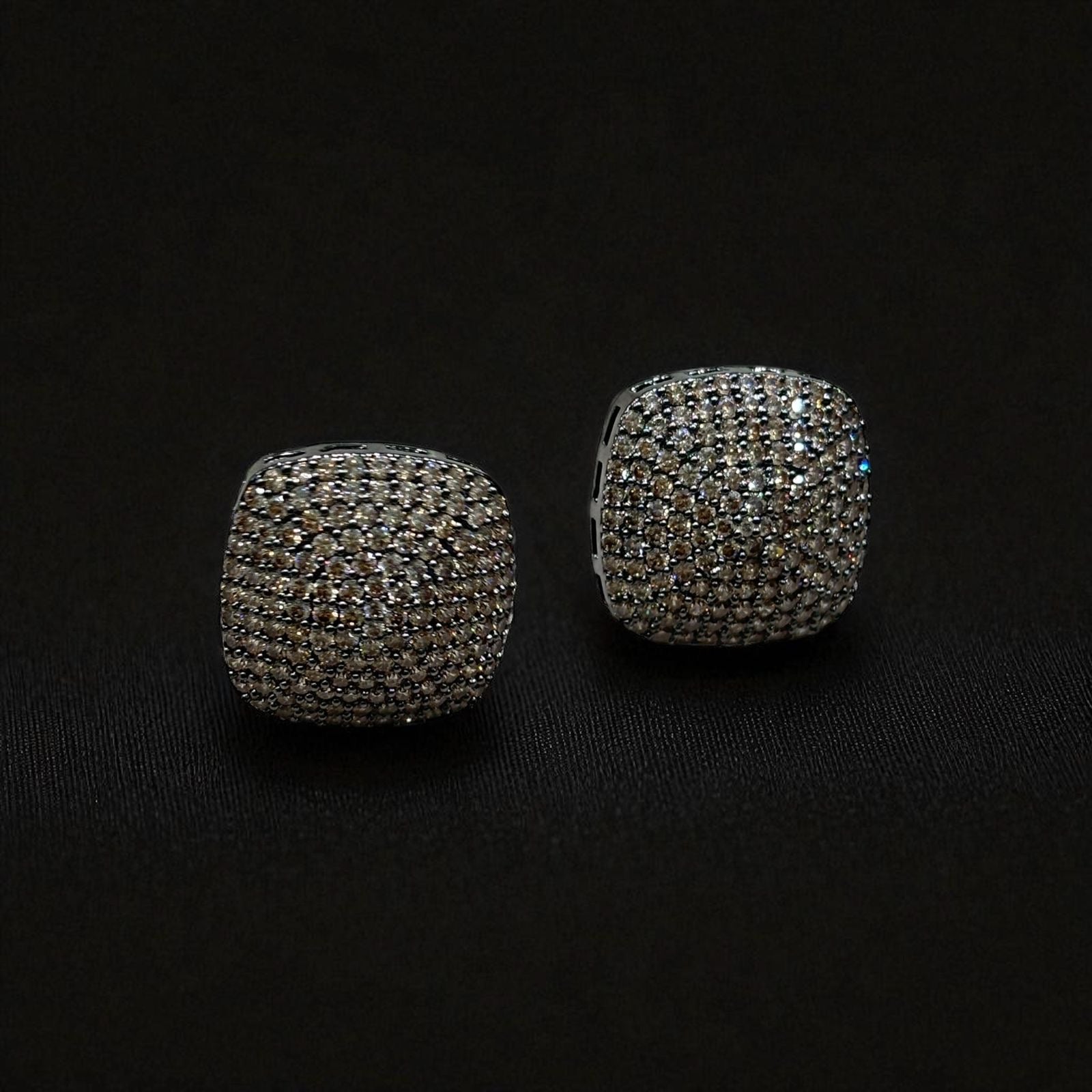 earrings design
earrings
jewellery shop near me
earcuff
fashion jewelry
hoops
stud earrings
studs
drop earrings
hoop earrings
