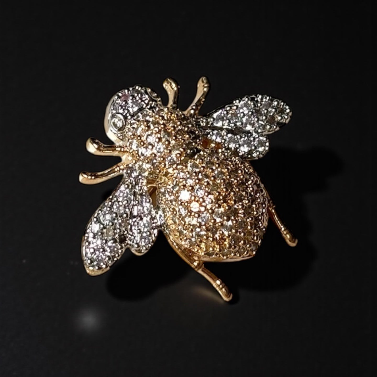 brooch for men and women
rhodium	
brooch	
Unisex brooch	
lapel pin	
jewellery shop near me