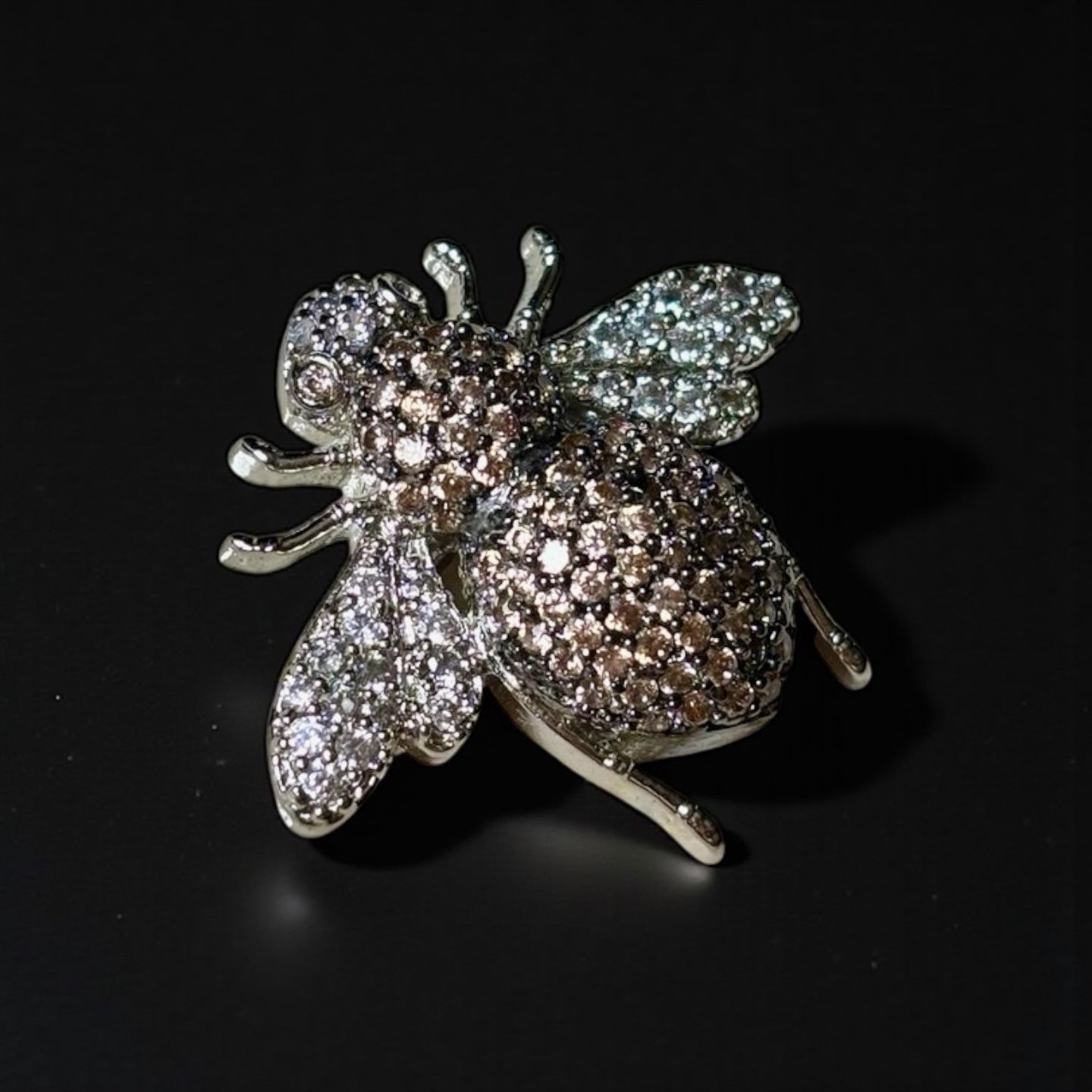 brooch for men and women
rhodium	
brooch	
Unisex brooch	
lapel pin	
jewellery shop near me