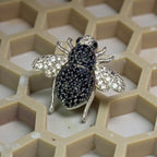 brooch for men and women
rhodium	
brooch	
Unisex brooch	
lapel pin	
jewellery shop near me