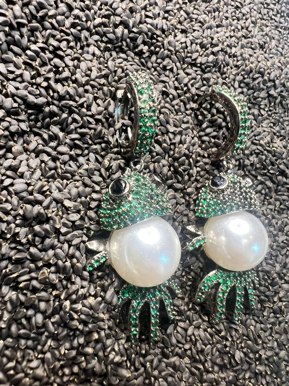 Stardust Fishy Earrings | Pearl Earrings